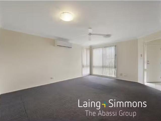 Deal! 14 Blueberry Drive, Colyton House for rent Listed by Co.