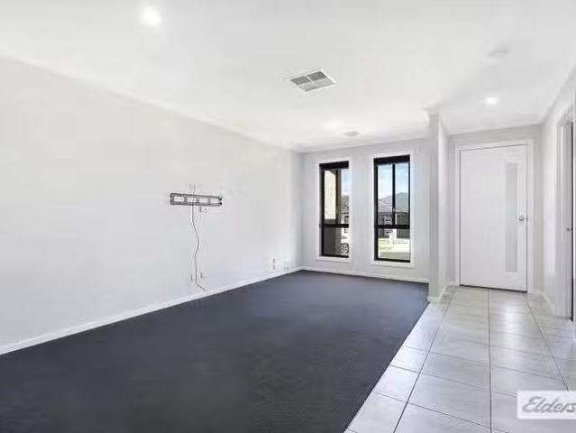 Charming 14 Gurney Crescent, Wodonga, VIC 3690