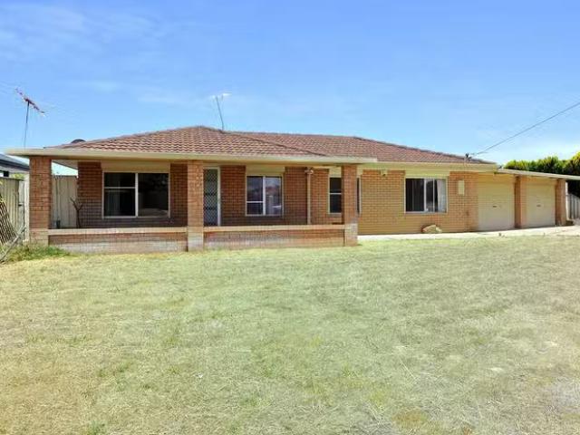 Just in! 14 Fortescue Road, Cooloongup, WA 6168