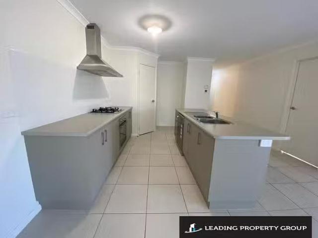 Nice 14 Fay Street, Hamilton Valley, NSW 2641
