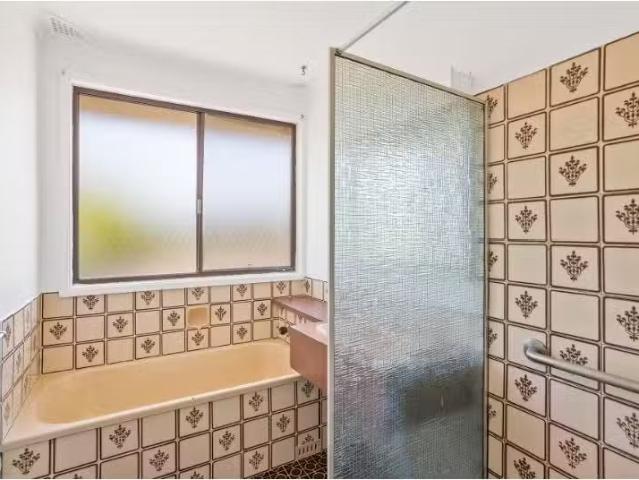 Cheap 14 Kent Street, Bellambi House for rent Listed by Jorda.