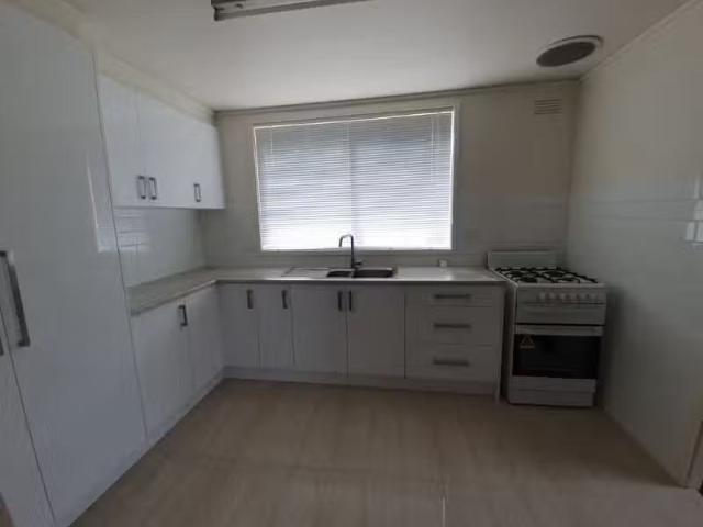 Charming 14 Hunsford Avenue, Notting Hill VIC 3168