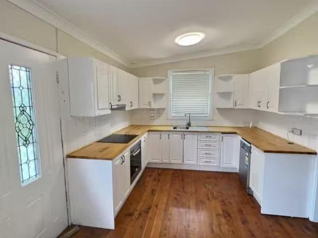 For Rent! 14 James Cook Ave, Singleton House for rent Listed.