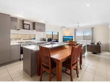 Nice 14 Rosella Way, Deebing Heights, QLD 4306