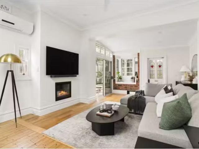Charming 14 Raleigh Street, COOGEE House for rent Listed by D.