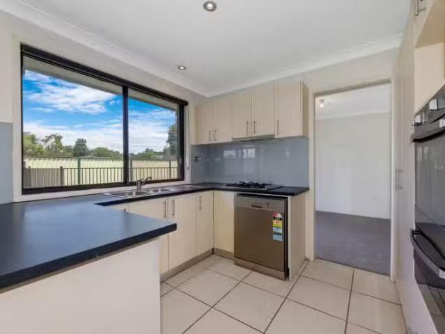 Cozy 14 Wimbow Place, South Windsor NSW 2756