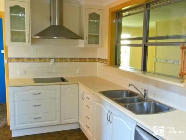 Unique 14 Winter Avenue, MYLESTOM House for rent Listed by Fi.