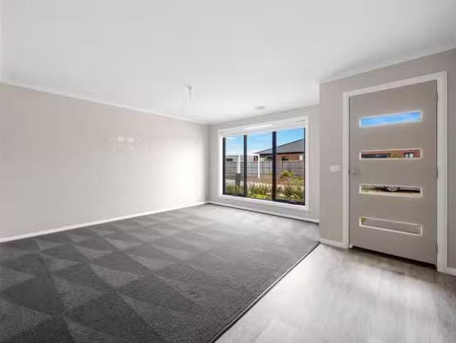 Unique 14 Telluride Drive, Winter Valley, VIC 3358
