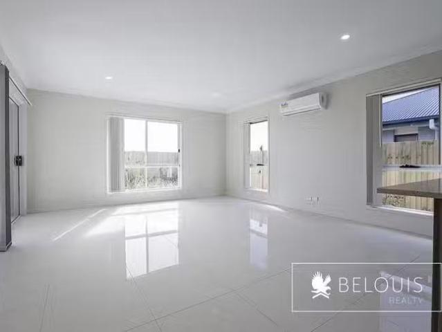 Just in! 14 Verge Street, Logan Reserve, QLD 4133