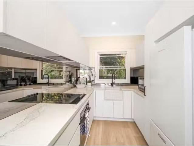Cheap 14A Surf Street, LONG JETTY House for rent Listed by Da.