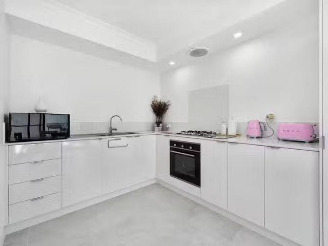 Cheap 14B Allinson Drive, Girrawheen, WA 6064
