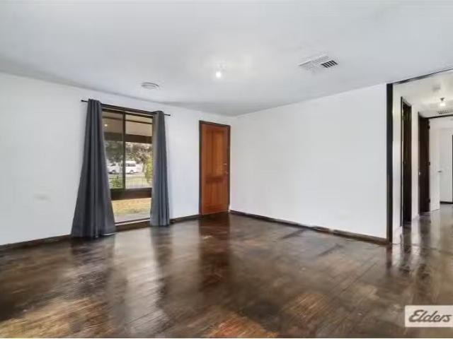 Deal! 158 Borella Road, Albury House for rent Listed by Jenna.