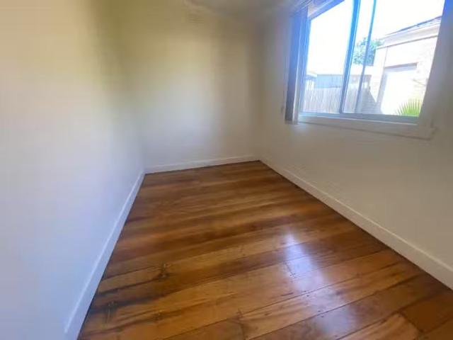Charming 1/59 Station Ave, St Albans VIC 3021