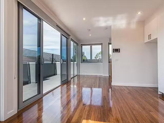 For Rent! 1/526 Nicholson Street, Fitzroy North, VIC 3068