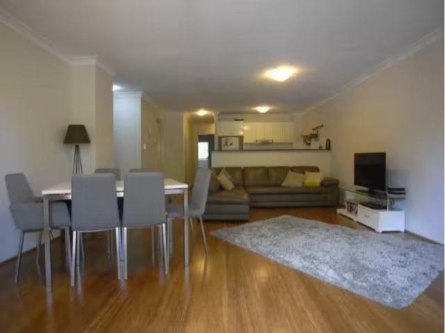 Rental! 15/2 Bradley Place, Liberty Grove Apartment for rent.