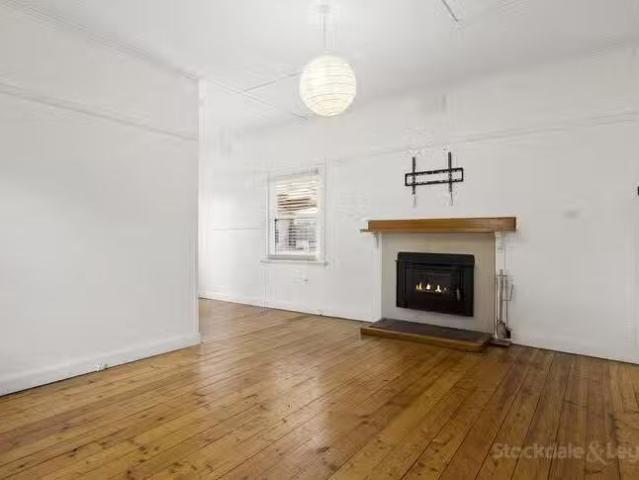 Cozy 1/52 Clarke Street, Portarlington, VIC 3223