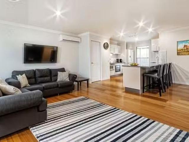 Charming 152 Water Gum Crescent, Ningi, QLD 4511
