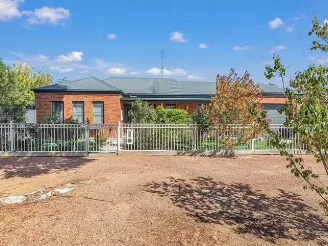 Deal! 1/5 Chanter Street, Moama, NSW 2731