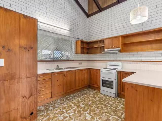 Cheap 15 Bushlark Street, Crestmead, QLD 4132