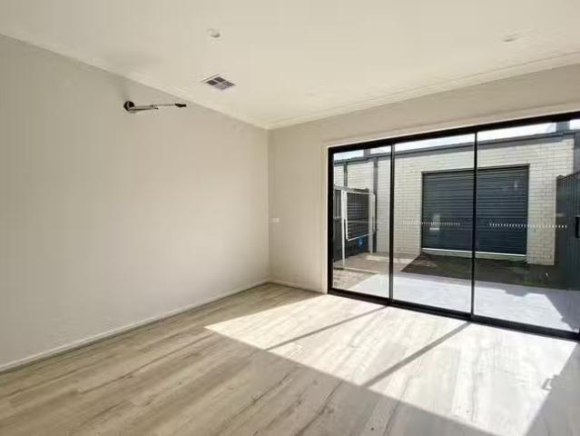For Rent! 15 Pottersfield Walk, Officer, VIC 3809