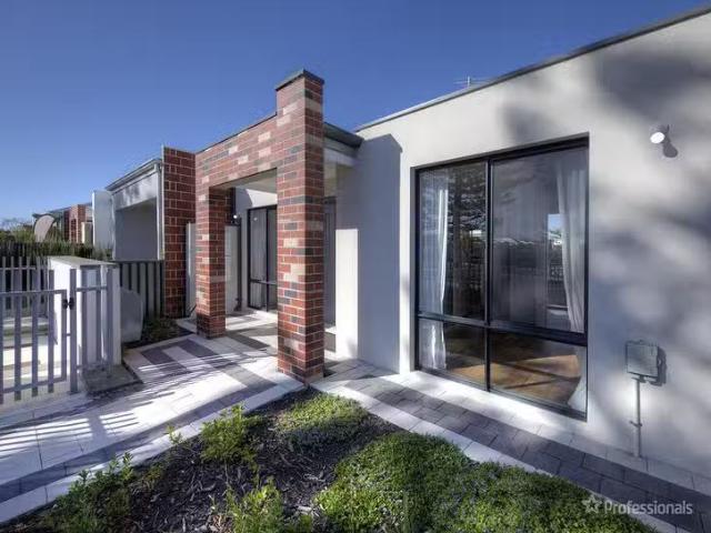 Cheap 15 Reflection Boulevard, Jindalee, WA 6036