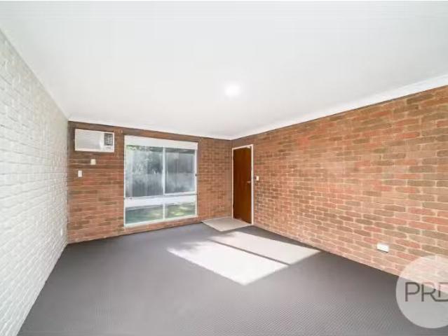 For Rent! 1/5 Wewak Street, Ashmont Apartment for rent Listed.