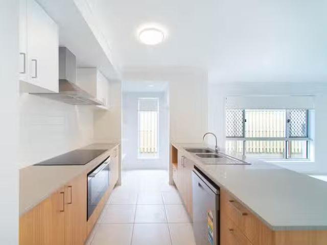 New 15 Villa Boulevard, Nerang, QLD 4211