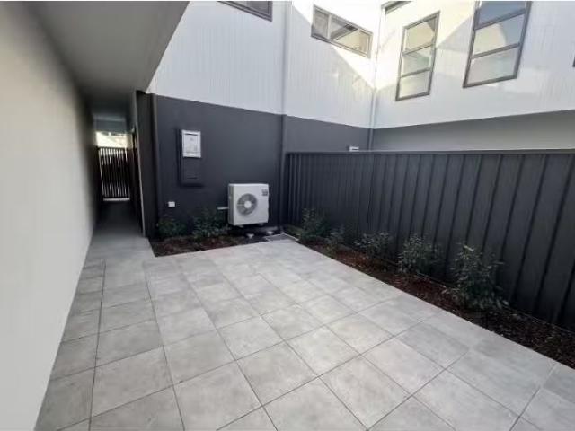 Cozy 16/48 George Street, Tighes Hill Townhouse for rent List.