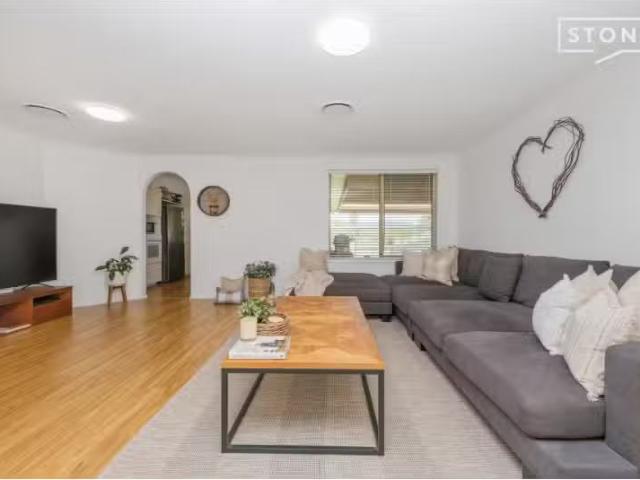 Deal! 166 Mathieson Street, Bellbird Heights House for rent L.