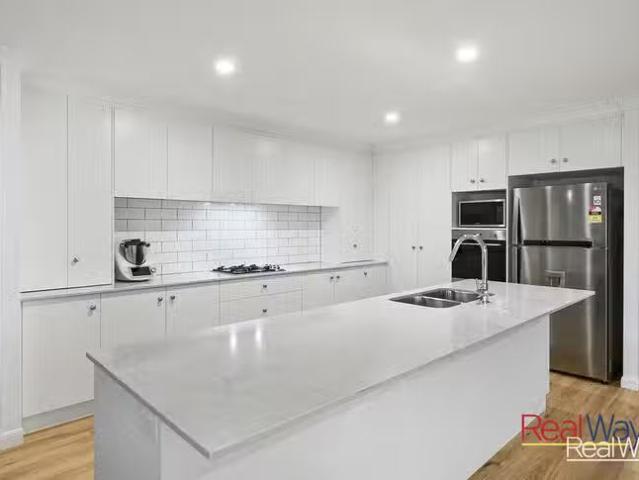 Cozy 168 Kearney Street, Kearneys Spring, QLD 4350