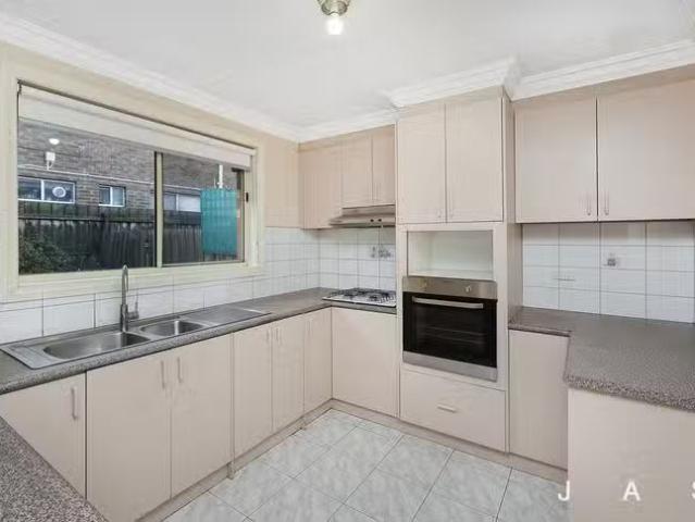 Cheap 16 Chatfield Street, Kingsville, VIC 3012