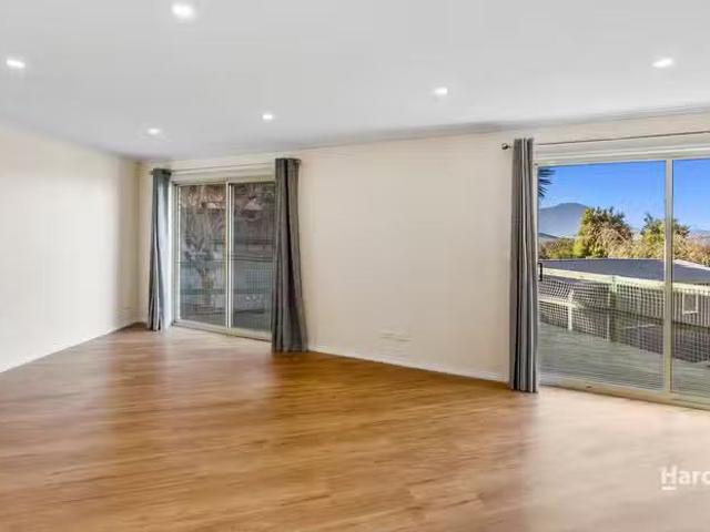 For Rent! 16 Chatterton Court, CLAREMONT, TAS 7011 House for.