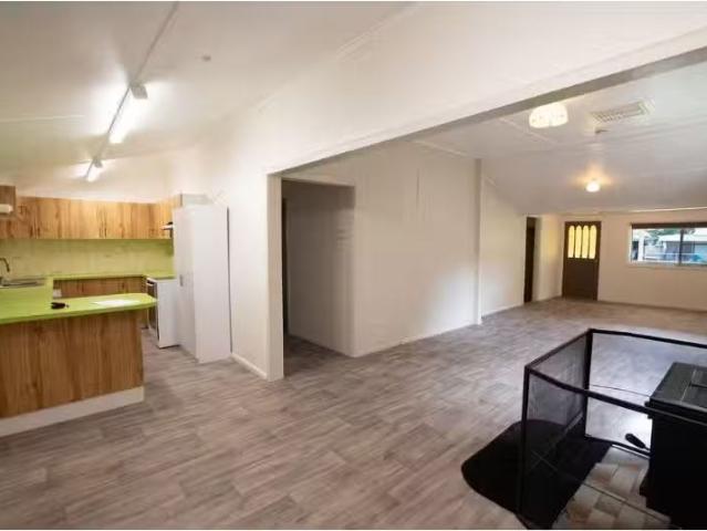 Cozy 16 Claret Street, FORBES House for rent Listed by Brittn.
