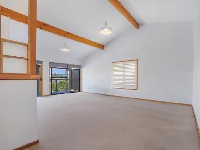 Just in! 16 Alison Street, Redhead, NSW 2290