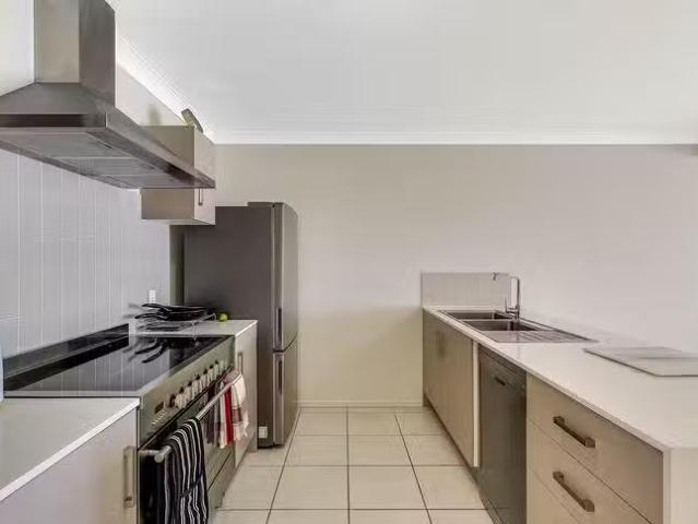 Just in! 1/6 Alistair Street, Glenvale, QLD 4350