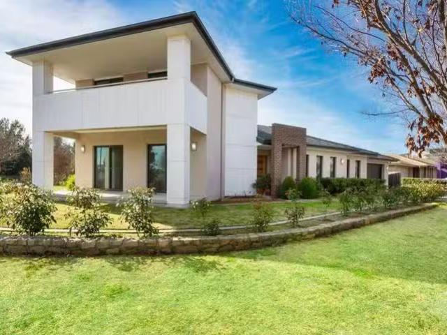 For Rent! 16 Allnutt Crescent, Forde, ACT 2914