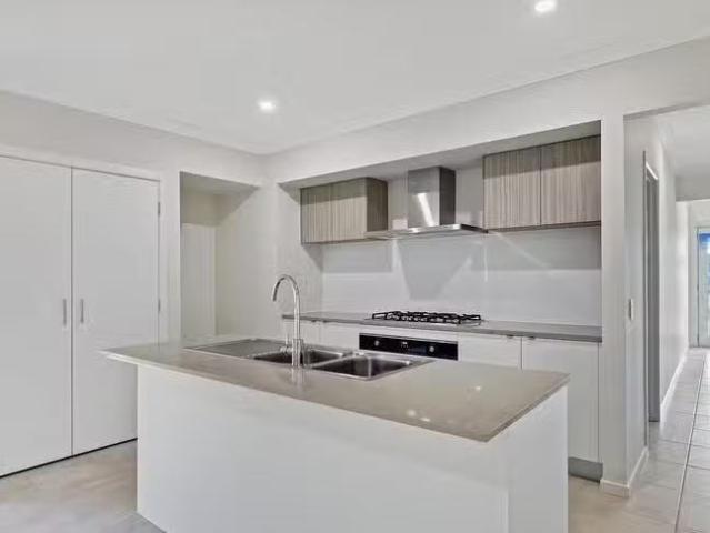 Rental! 16 Bruny Street, Banya, QLD 4551