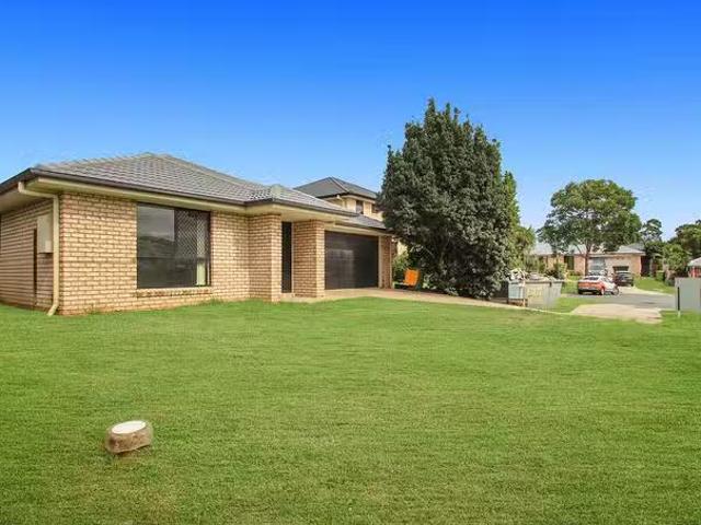 Just in! 16 Darter Place, Springfield Lakes, QLD 4300