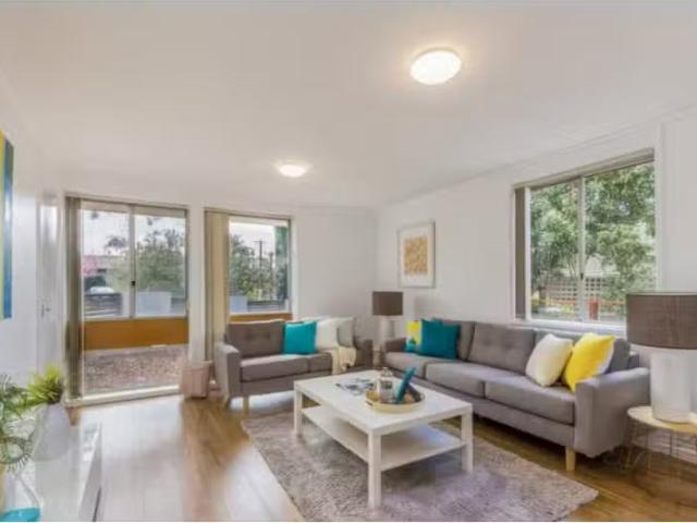 Charming 16 Kissane Crescent, Evatt House for rent Listed by.