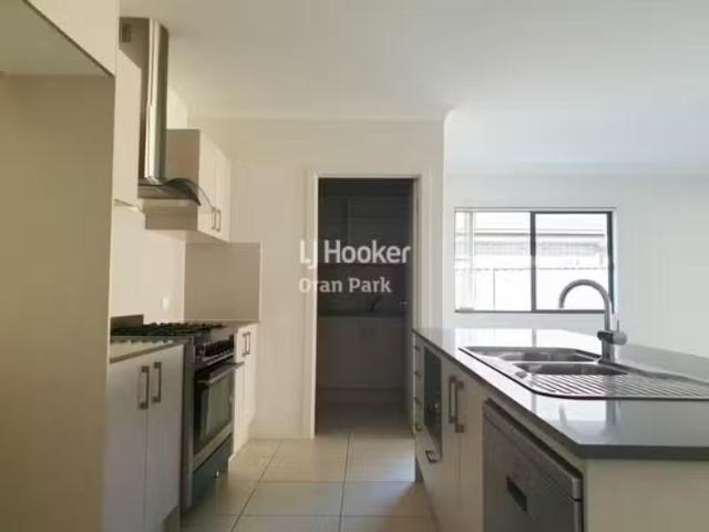 Nice 16 Holdsworth Street, ORAN PARK House for rent Listed by.