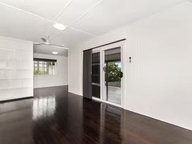 Cozy 16 Hibiscus Street, Cranbrook, QLD 4814