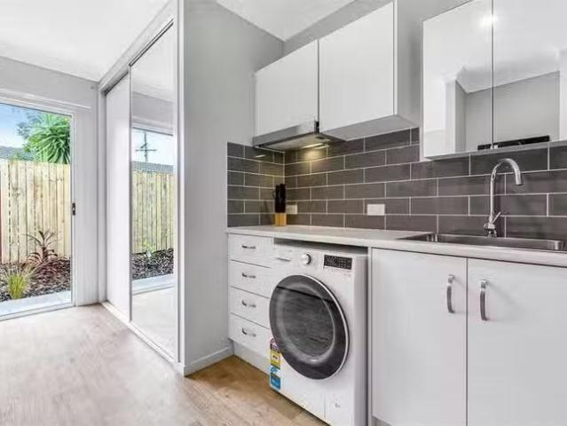 Deal! 16 Jindalee Street, Jindalee, QLD 4074