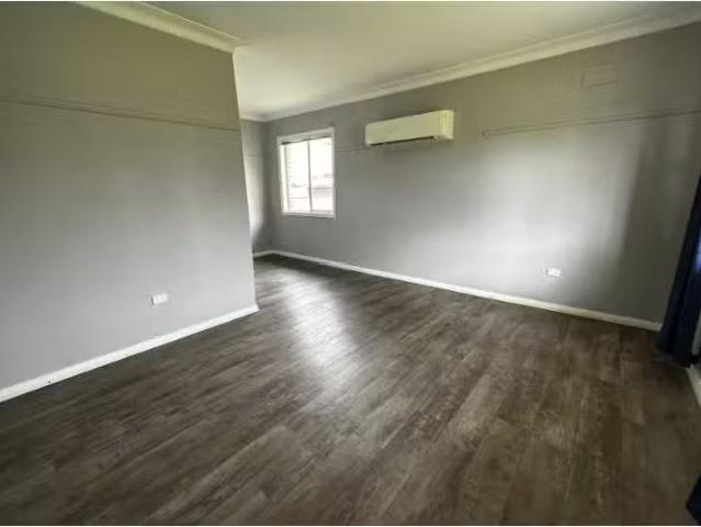 For Rent! 16 Morgan Crescent, Raymond Terrace House for rent.