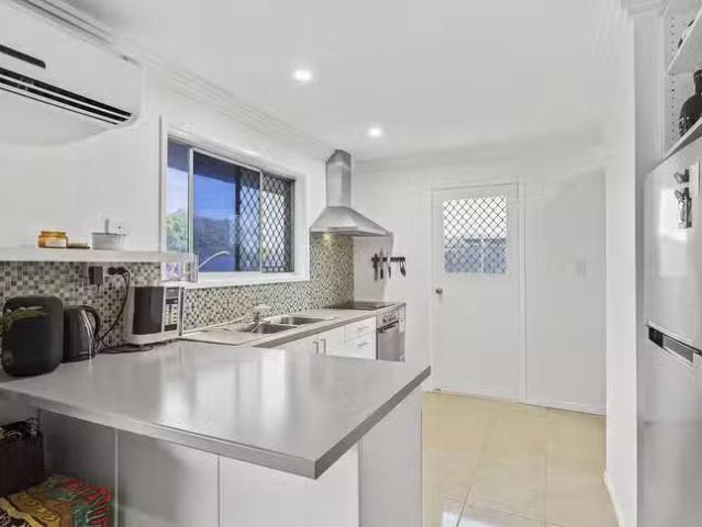 Rental! 1/6 Pheasant Court, Miami, QLD 4220