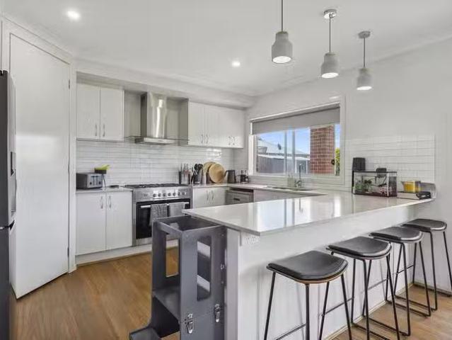 Just in! 16 Rivertown Grove, Cobram, VIC 3644
