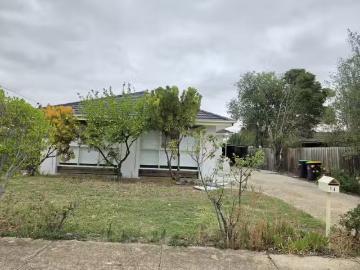 Cheap 16 Vista Drive, Melton VIC 3337