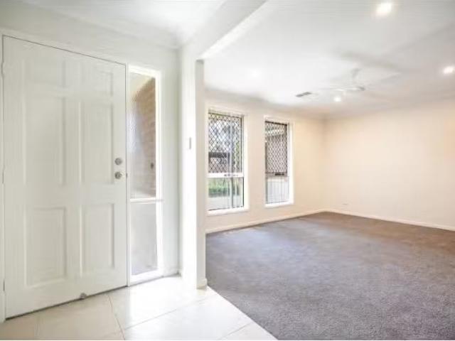 Cozy 16a Harris Road, Normanhurst House for rent Listed by Re.