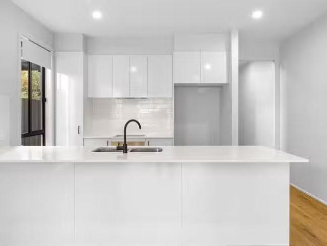 Deal! 16D Ninth Street, Bowden, SA 5007