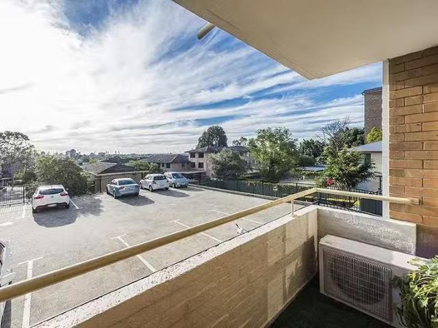 Deal! 17/53 Leonard Street, Victoria Park, WA 6100
