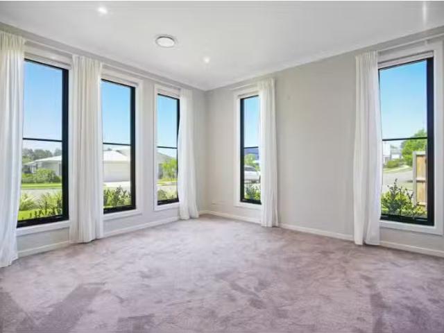 Cheap 175 Trinity Point Drive, Morisset Park House for rent L.